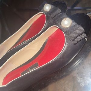 Carolina herrera flats
